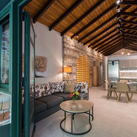 Casa Leone, Cosy Apartment Overlooking The Square Spílion エクステリア 写真