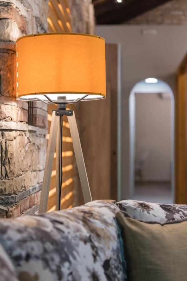 Casa Leone, Cosy Apartment Overlooking The Square Spílion エクステリア 写真