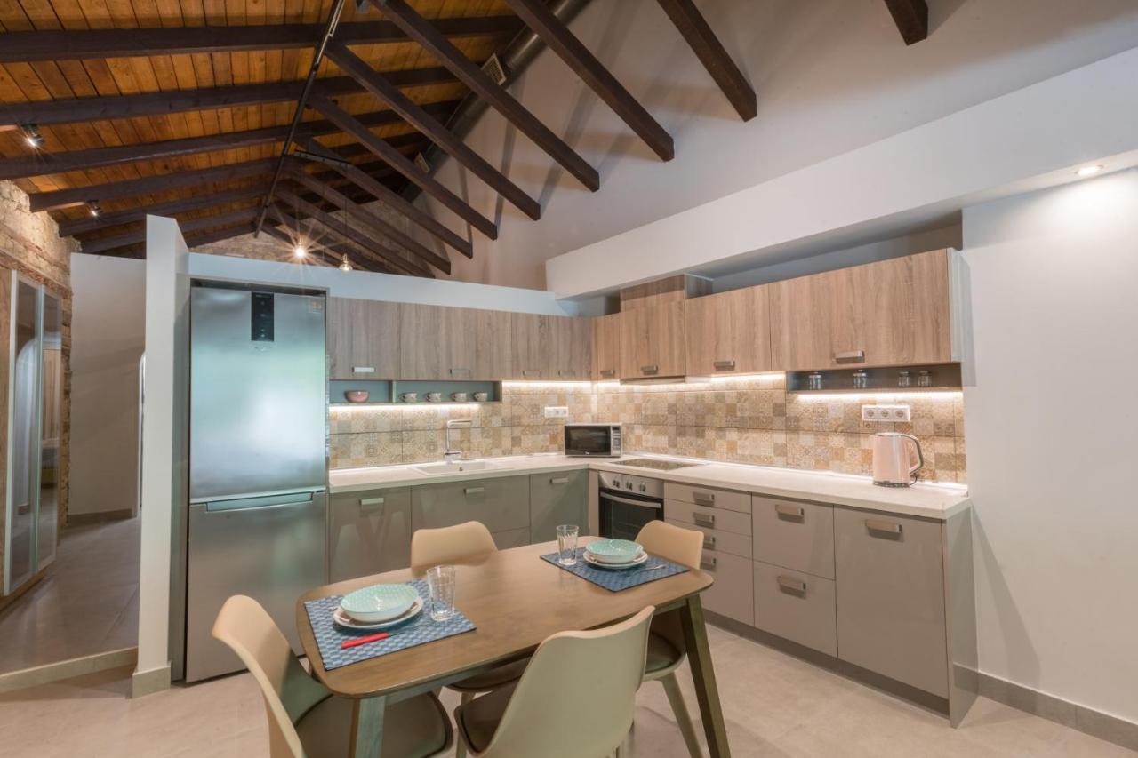 Casa Leone, Cosy Apartment Overlooking The Square Spílion エクステリア 写真