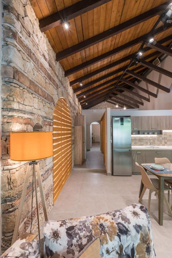 Casa Leone, Cosy Apartment Overlooking The Square Spílion エクステリア 写真